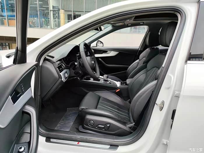 最新到店:2021年奥迪a4l豪华型,全车原版,少量做漆,成