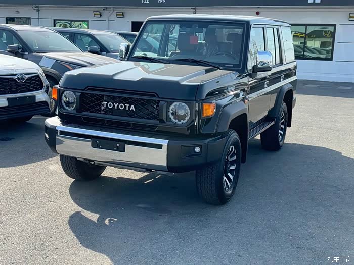 2024款丰田lc76401自动挡顶配