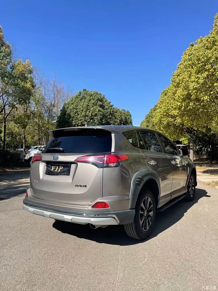 2019年10月上牌丰田荣放rav420手自一体8at