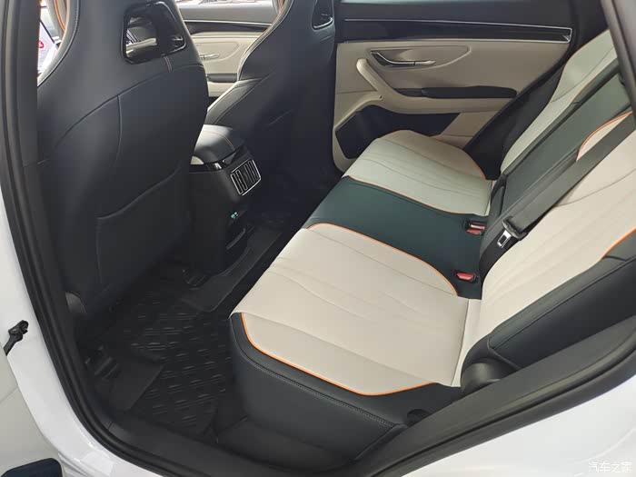 宋plus空间真的大