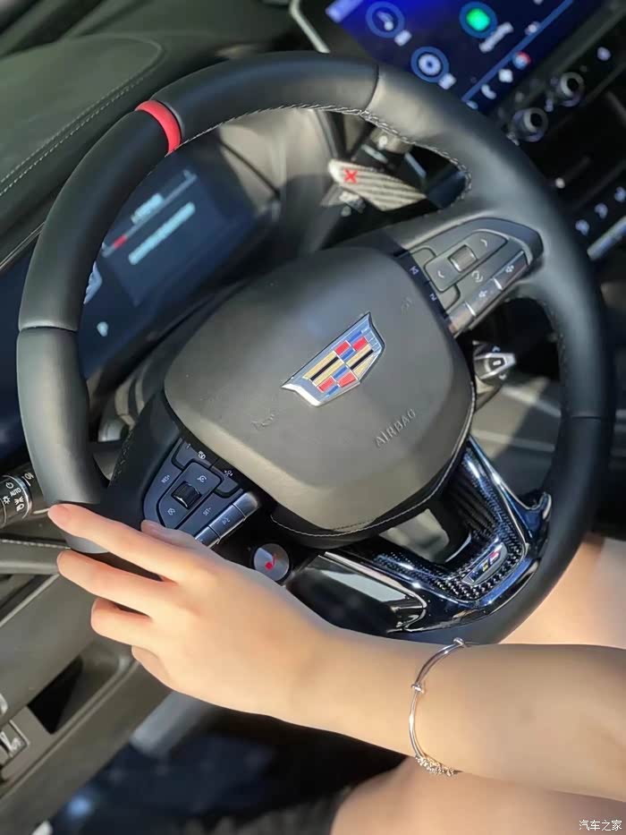 车主实拍ct5海外黑翼一比一真皮方向盘带一件启动快捷切换