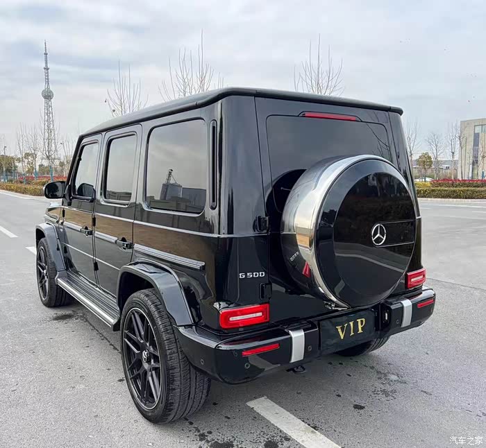 奔驰g500