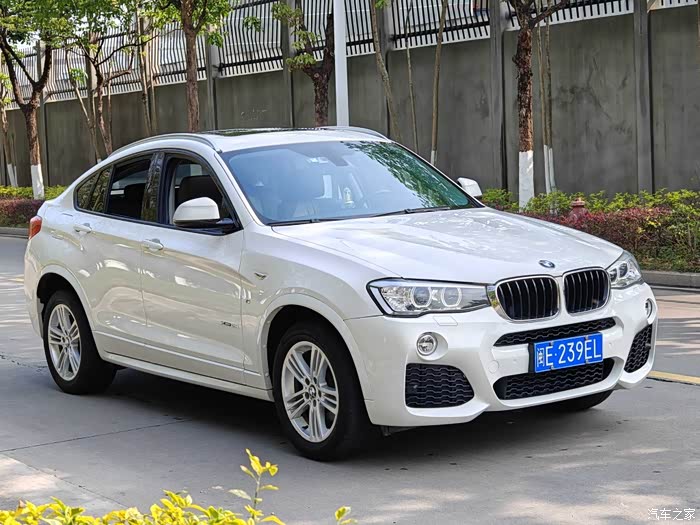 宝马x42018年1月上牌20t原版1个面喷漆