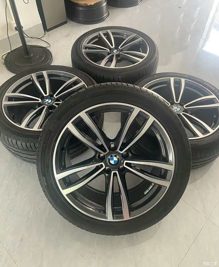 宝马730轮毂19寸带胎一套原车升级20寸拆下来的