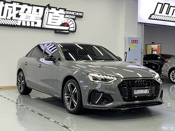 奥迪a4l四驱豪华极品车况还值多少钱