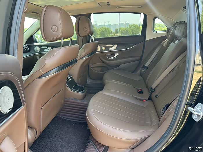 8万 最新搞定21年21款奔驰e300l 原厂黑立