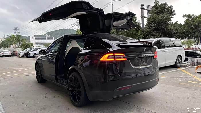 20年modelx高性能版黑外白内6座22寸轮毂fs