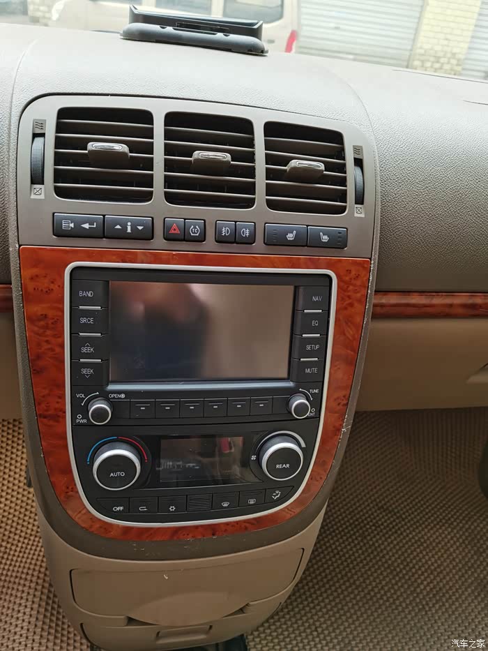 别克gl8陆尊30顶配xt版本准备出手