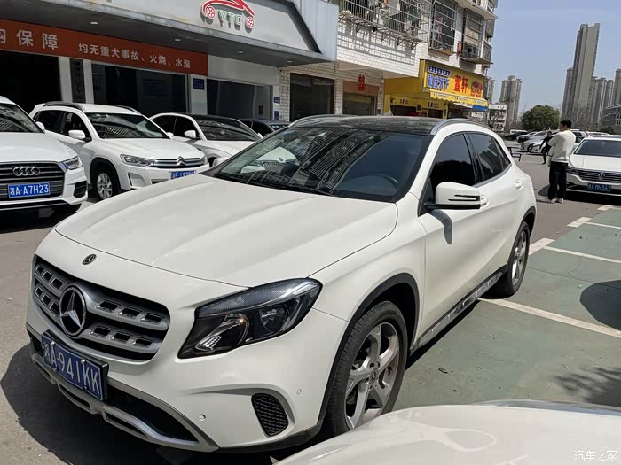 奔驰gla级2017款gla200时尚型行驶33