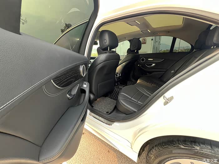 出售自用一手车20款20年c260l运动版实表还有三年免