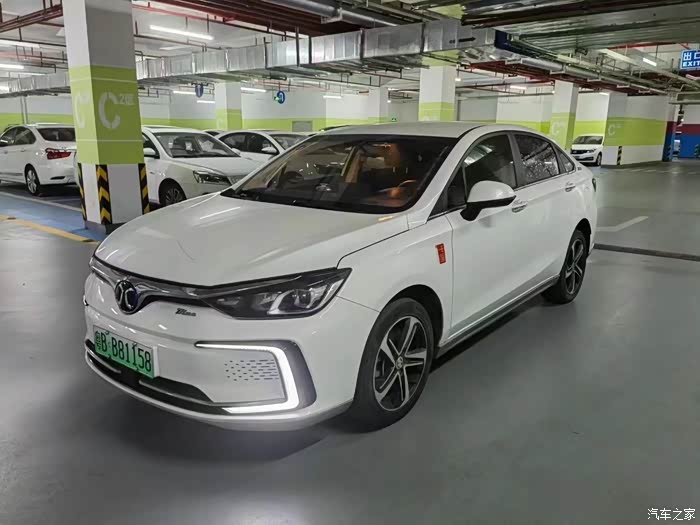 出售北汽eu5一台