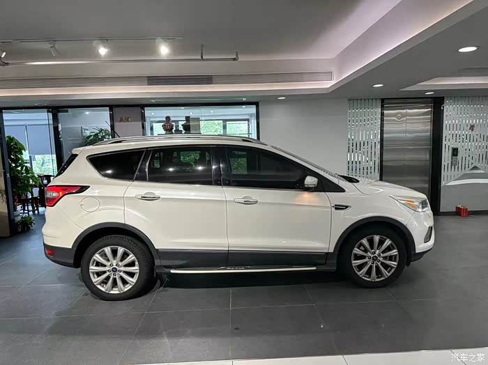 2017翼虎四驱 2.0t 245豪翼版 白色,17年1月上