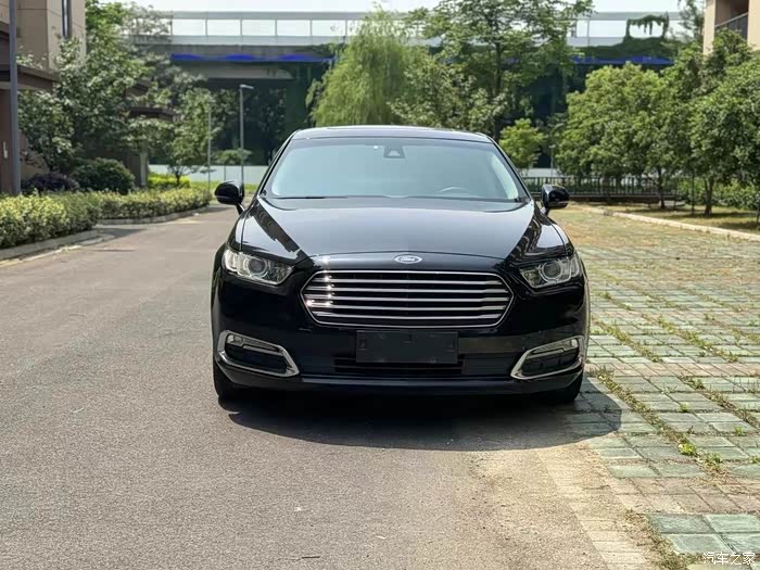 16年福特金牛座 245时尚版 车况板正 成色新 配置丰富