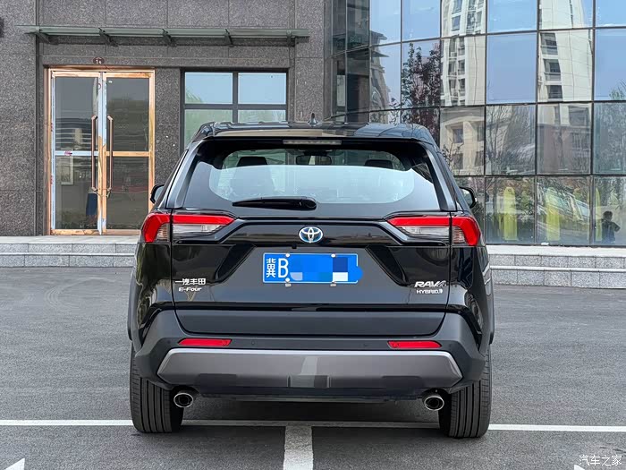 2023年丰田rav4荣放车库长大刚刚几十公里喜欢的问