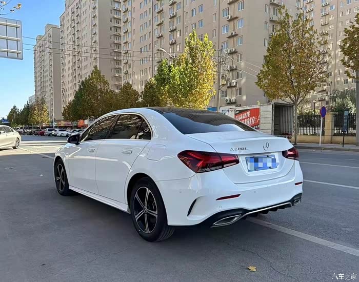 22年奔驰a200l配置到顶才跑18万公里原版原漆