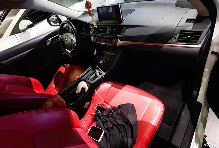 18年7我,雷克萨斯ct200h,一手车,7万公里,全车原版