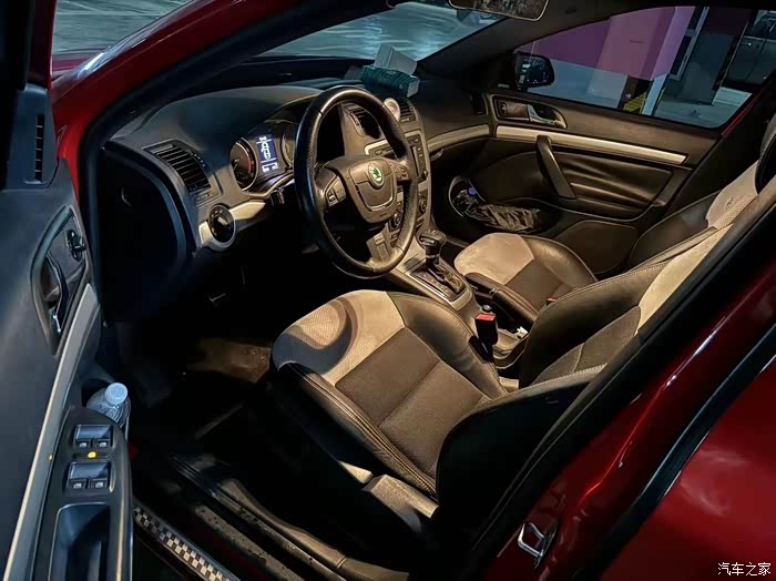 13年7月上牌,明锐 2.0tsi rs 沪牌一手,5.8万