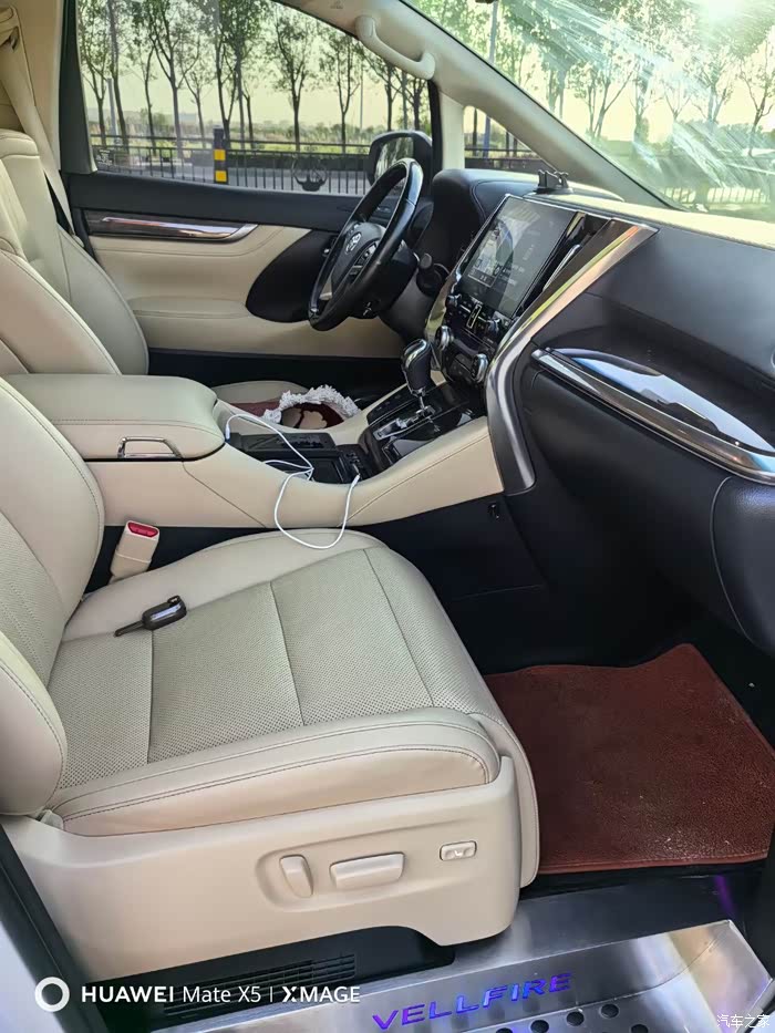 最新到家21年21款皇冠威尔法,全车原版原漆带车衣,实表9万