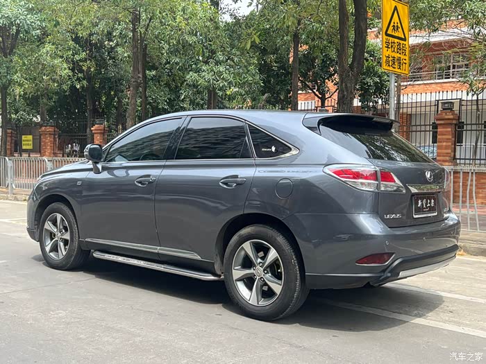 12年雷克萨斯rx270极品车况一手车保险到11月