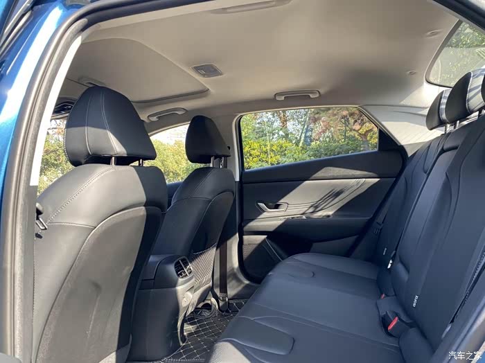 第七代伊兰特价格不高配置很高