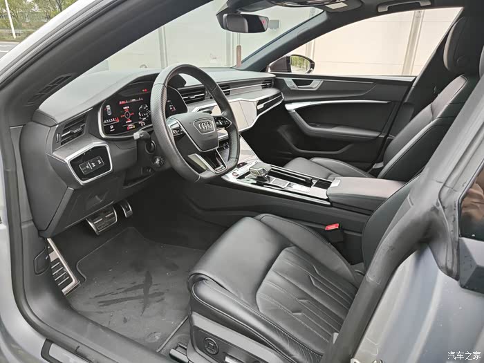 23年11月奥迪rs7满配15万公里个人一手车4