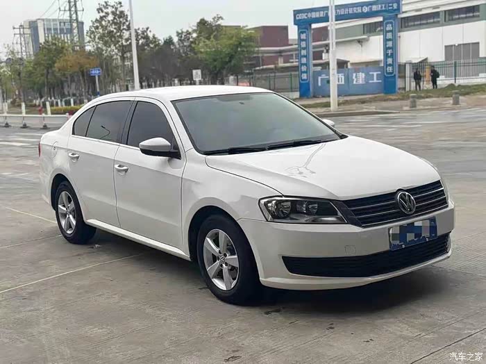 新到13年大众朗逸自动16原版车况私家一手车带双保