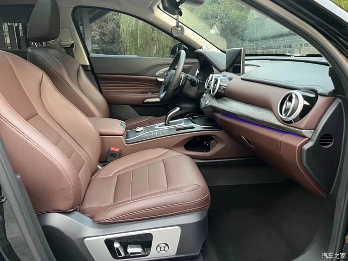 新到店2021年上牌魏派vv720t旗舰版一手车2万多