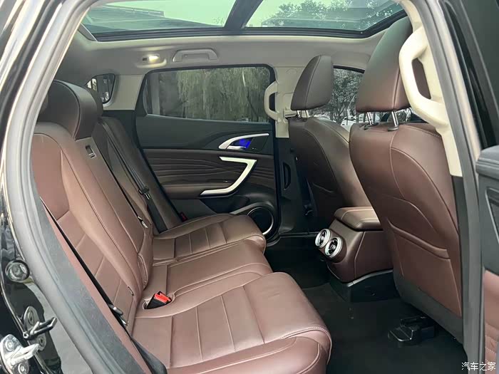 新到店2021年上牌魏派vv720t旗舰版一手车2万多