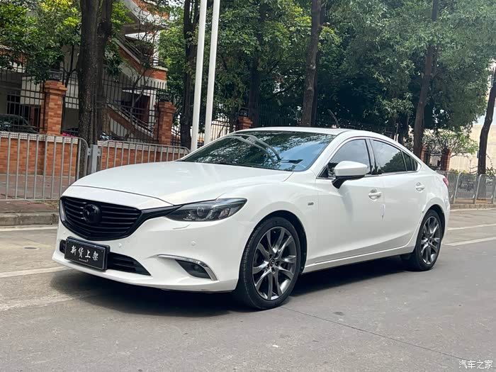 18年马自达阿特兹25排量尊崇版高配带抬头显示bos