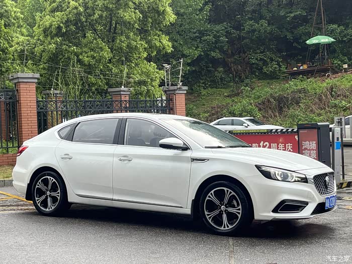 名爵62018款mg620t自动豪华智联版国vi