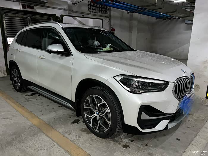 本人自用宝马x1便宜出2022年2月上牌2万公里绿本在