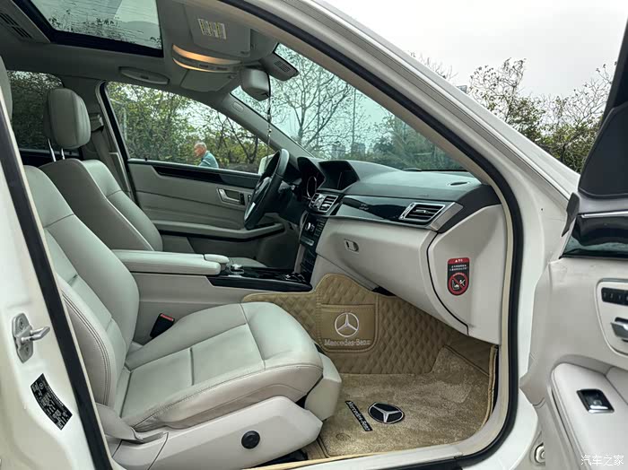 14年1月奔驰e26018t自波天窗双电动记忆座椅