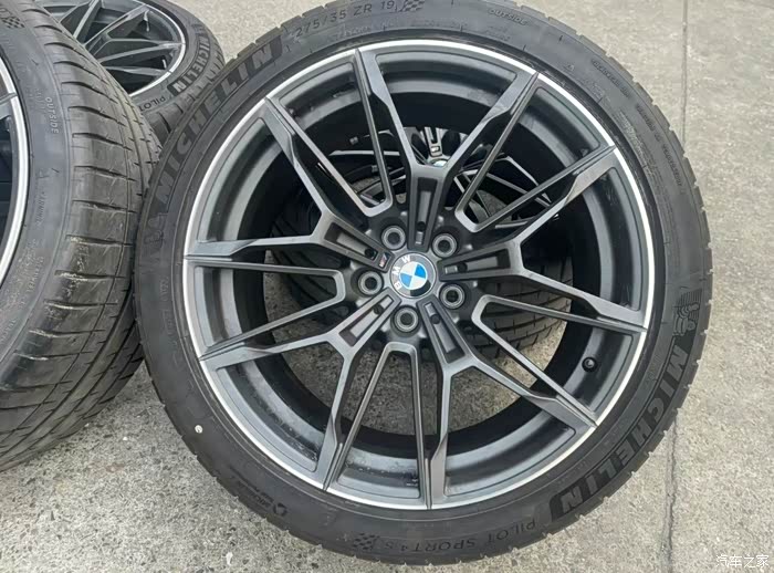 19寸宝马m3轮毂轮胎精品套件感兴趣的可以来