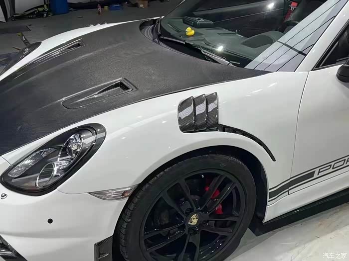 保时捷98719872981982718碳纤维