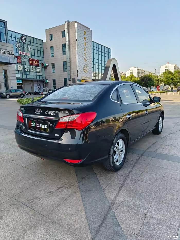 新到2012年现代悦动,自动挡带天窗,排量1.6 真皮座椅