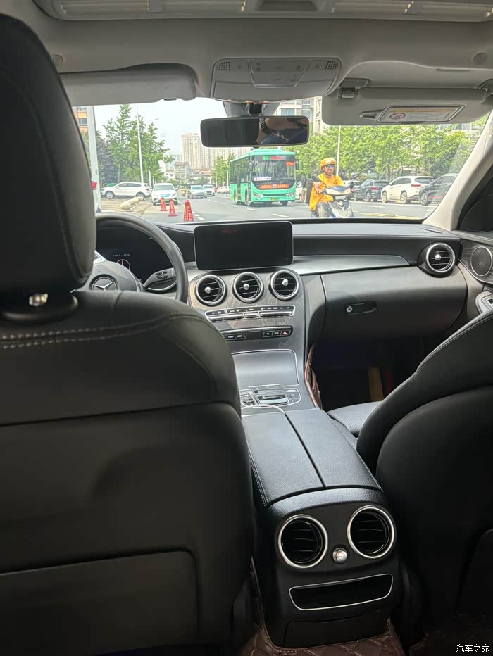 出一台我个人一手奔驰c200l长轴距