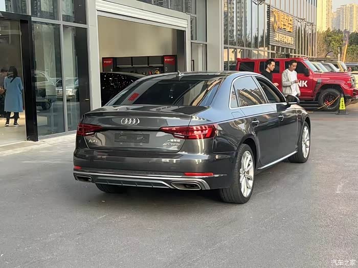 新到20年奥迪a4l全款15xx手慢无