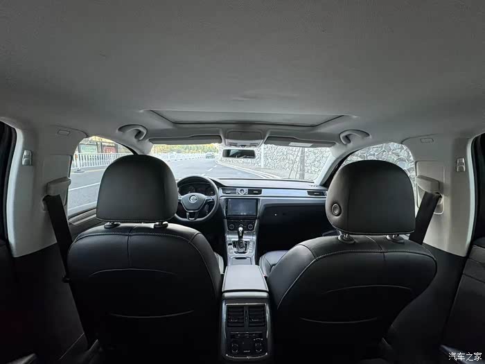 出17年帕萨特300原版一手7万公里