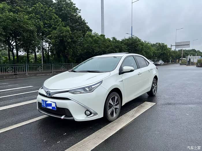 18年6月雷凌双擎,1.8h自波天窗,电椅,换挡拨片,恒温空