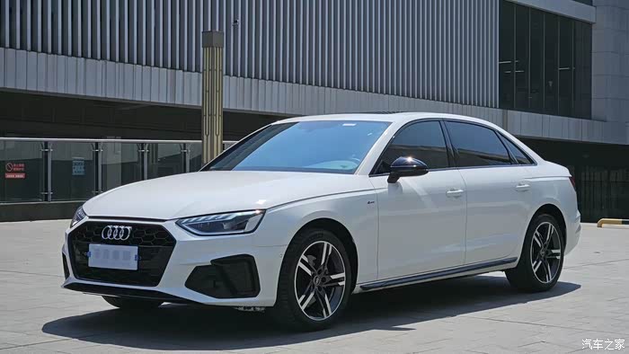 22年奥迪a4l 豪华 2万公里 一手车