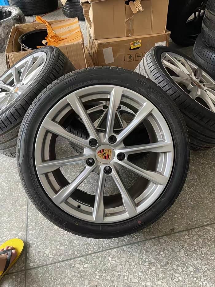 19寸保时捷718轮毂轮胎一套轮毂没有磕碰原车主用的嘉士