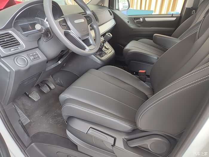 看来看去,选来选去还是就你了上汽大通g10