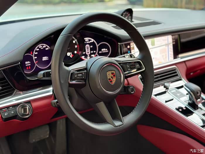 23年保时捷帕美标轴 行驶2万多公里 原版精品车况