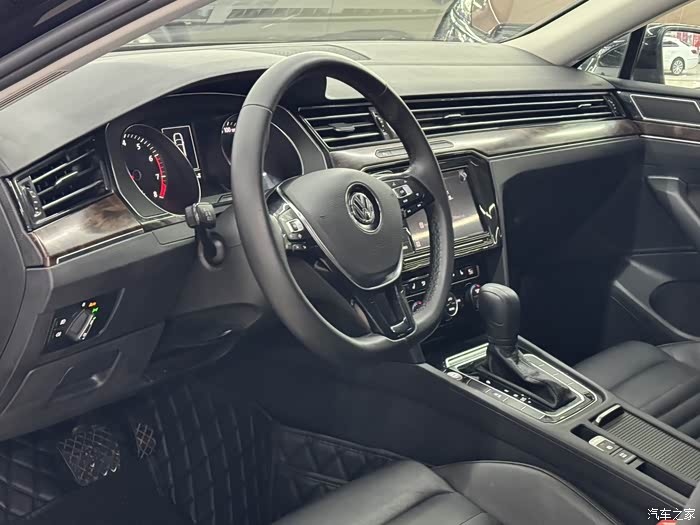 19年大众迈腾33020t豪华9万公里桃木内饰座