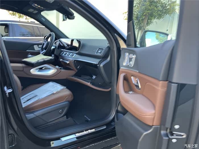 奔驰gls450 24款 7座 amg暗夜包 配置:21轮a
