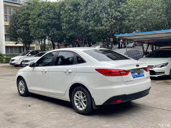 2020年1月精品福特福睿斯15l排量自动档真皮座椅