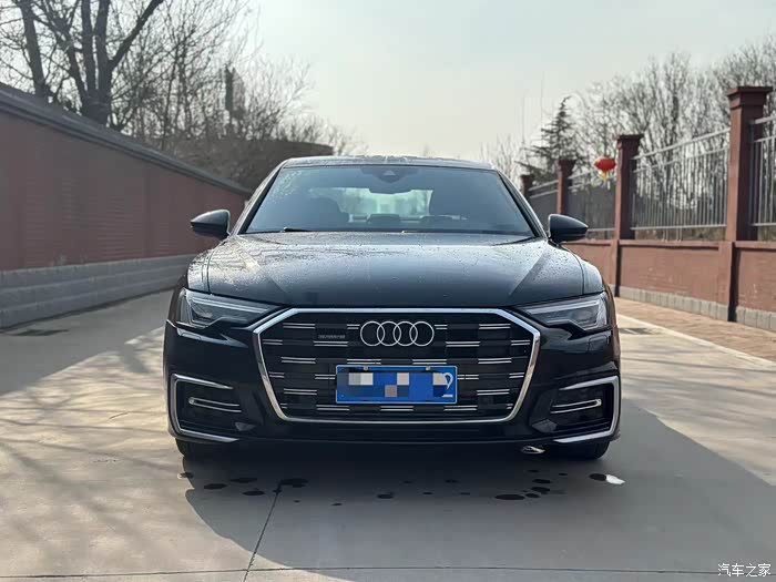 21款21年奥迪a6l黑色外观双拼内饰升级最新款前脸加
