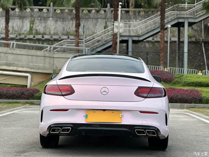 出售一台奔驰c级进口2018款c200轿跑车20