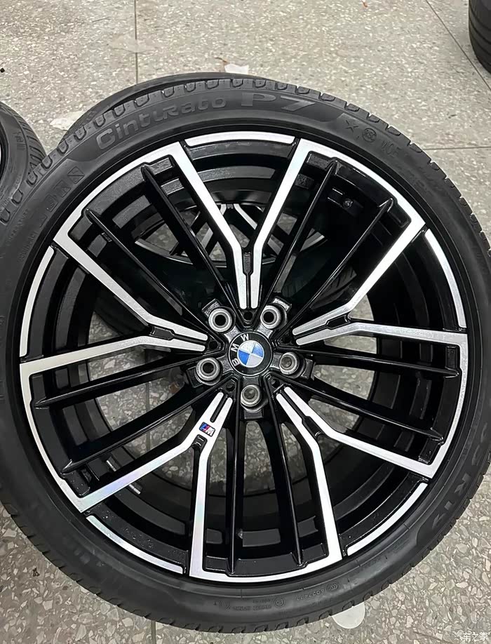 19寸宝马5系莲花款宝马m550i原厂轮毂带轮胎中意的
