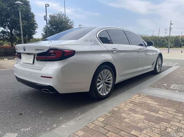 2022年9月上牌22款改款宝马525li豪华套装配置到